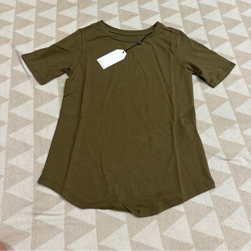 Universal standard Rex tee shirt olive green
